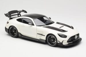 Mercedes AMG GT C190 Black Series Diamond White Metallic Minichamps 1:18 110032020 Metal — billede 6 af 8
