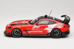 Mercedes AMG GT C190 Black Series Safety Car F1 2022 Minichamps 1:18 155032090 Metal — billede 3 af 6