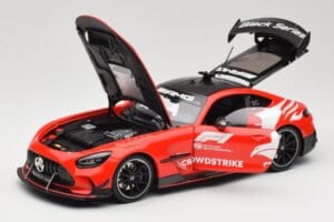 Mercedes AMG GT C190 Black Series Safety Car F1 2024 Minichamps 1:18 110032090 Metal — billede 2 af 8