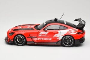 Mercedes AMG GT C190 Black Series Safety Car F1 2024 Minichamps 1:18 110032090 Metal — billede 4 af 8
