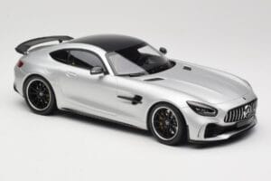 Mercedes AMG GT R C190 Sølv Minichamps 1:18 155036025 Metal — billede 4 af 6