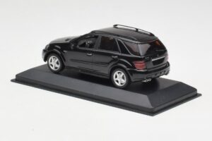 Mercedes AMG ML 63 W164 Sort Minichamps 1:43 400037670 Metal — billede 3 af 4