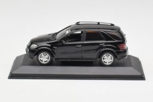 Mercedes AMG ML 63 W164 Sort Minichamps 1:43 400037670 Metal