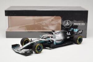 Mercedes AMG Petronas W10 #44 L. Hamilton F1 World Champion Dealer Edition 2019 Minichamps 1:18 B66960567 Metal — billede 7 af 7