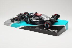 Mercedes AMG Petronas W12 E Performance #44 L. Hamilton Bahrain GP 2021 Minichamps 1:18 113210144 Metal — billede 5 af 6