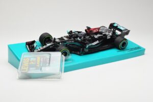Mercedes AMG Petronas W12 E Performance #44 L. Hamilton Russian GP 2021 Minichamps 1:18 113211544 Metal — billede 2 af 6