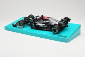 Mercedes AMG Petronas W12 E Performance #44 L. Hamilton Russian GP 2021 Minichamps 1:18 113211544 Metal — billede 5 af 6