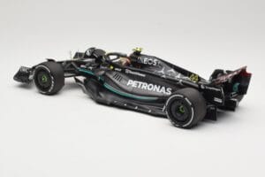 Mercedes AMG Petronas W14 E Performance #44 L. Hamilton Bahrain GP 2023 Minichamps 1:18 110230144 Metal — billede 5 af 6