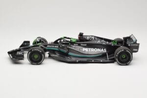Mercedes AMG Petronas W14 E Performance #63 G. Russell Bahrain GP 2023 Minichamps 1:18 110230163 Metal — billede 3 af 6
