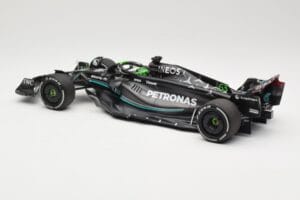 Mercedes AMG Petronas W14 E Performance #63 G. Russell Bahrain GP 2023 Minichamps 1:18 110230163 Metal — billede 5 af 6