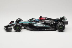 Mercedes AMG Petronas W15 E Performance #63 G. Russell Winner Austrian GP 2024 Minichamps 1:18 110241163 Metal — billede 3 af 6