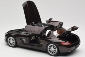 Mercedes AMG SLS C197 Brown Metallic Minichamps 1:18 100039028 Metal — billede 5 af 8