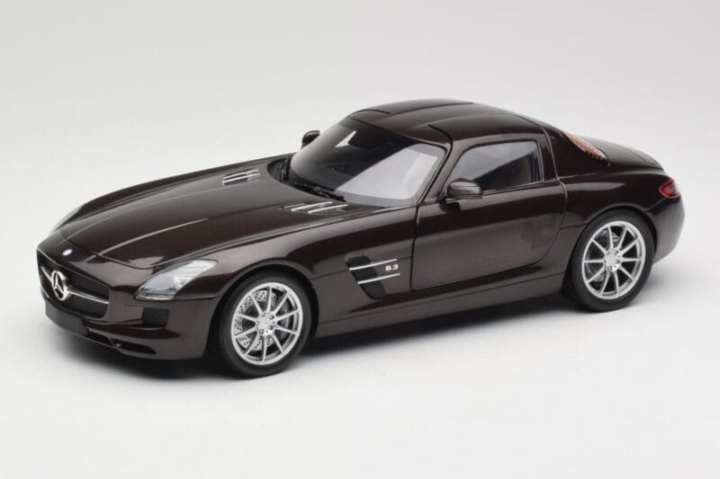 Mercedes AMG SLS C197 Brown Metallic Minichamps 1:18 100039028 Metal