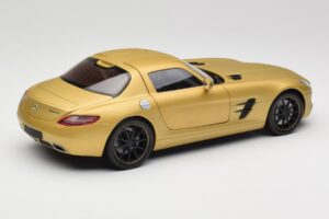 Mercedes AMG SLS C197 Guld Minichamps 1:18 100039024 Metal — billede 3 af 8