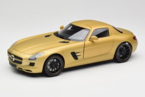 Mercedes AMG SLS C197 Guld Minichamps 1:18 100039024 Metal