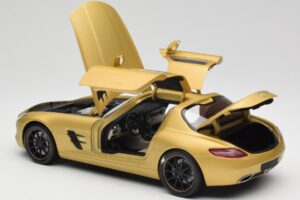 Mercedes AMG SLS C197 Guld Minichamps 1:18 100039024 Metal — billede 5 af 8