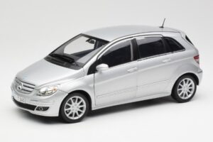 Mercedes B-Class W245 Sølv Kyosho 1:18 B66962326 Metal