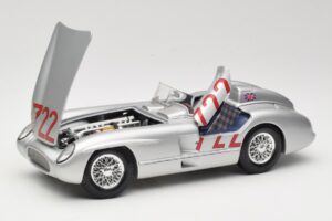 Mercedes 300 SLR W196S #722 S. Moss / D. Jenkinson Mille Miglia Winner 1955 Maisto 1:18 536887 Metal — billede 2 af 8