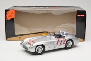 Mercedes 300 SLR W196S #722 S. Moss / D. Jenkinson Mille Miglia Winner 1955 Maisto 1:18 536887 Metal — billede 8 af 8