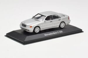 Mercedes C 200 W202 Iridium Silver Minichamps 1:43 B66040488 Metal — billede 2 af 4