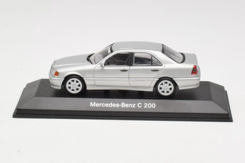 Mercedes C 200 W202 Iridium Silver Minichamps 1:43 B66040488 Metal