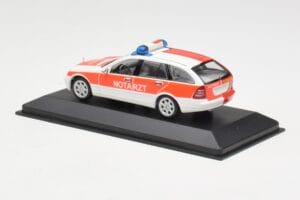 Mercedes C-Class S203 Notarzt Minichamps 1:43 430030190 Metal — billede 3 af 4