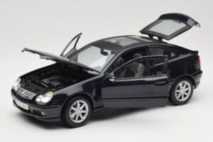 Mercedes C-Class Sports Coupe CL203 Blå Maisto 1:18 B66962124 Metal — billede 2 af 8