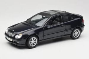 Mercedes C-Class Sports Coupe CL203 Blå Maisto 1:18 B66962124 Metal