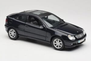 Mercedes C-Class Sports Coupe CL203 Blå Maisto 1:18 B66962124 Metal — billede 6 af 8