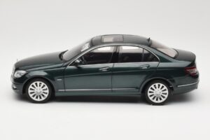 Mercedes C-Class W204 Avantgarde Mørkegrøn AUTOart 1:18 B66962366 Metal — billede 4 af 8