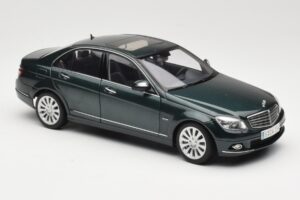 Mercedes C-Class W204 Avantgarde Mørkegrøn AUTOart 1:18 B66962366 Metal — billede 6 af 8