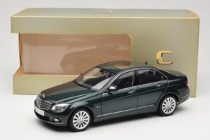 Mercedes C-Class W204 Avantgarde Mørkegrøn AUTOart 1:18 B66962366 Metal — billede 8 af 8