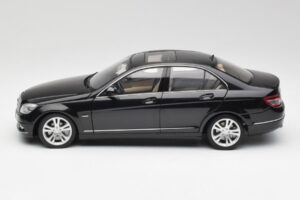 Mercedes C-Class W204 Avantgarde Obsidian Sort AUTOart 1:18 76264-R1 Metal — billede 4 af 8