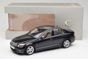 Mercedes C-Class W204 Avantgarde Obsidian Sort AUTOart 1:18 76264-R1 Metal — billede 8 af 8