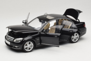Mercedes C-Class W204 Obsidian Black AUTOart 1:18 B66962367 Metal — billede 2 af 8