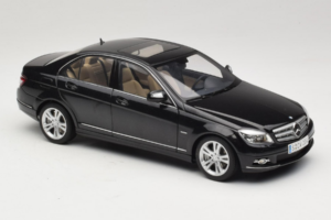 Mercedes C-Class W204 Obsidian Black AUTOart 1:18 B66962367 Metal — billede 6 af 8