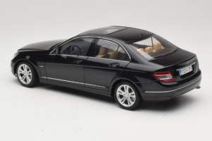 Mercedes C-Class W204 Obsidian Black AUTOart 1:18 B66962367 Metal — billede 7 af 8