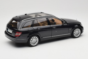 Mercedes C-Class W204 Estate Obsidian Black AUTOart 1:18 B66962349 Metal — billede 3 af 8