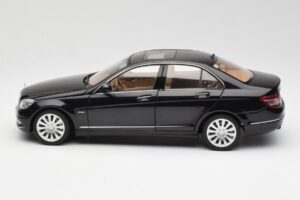 Mercedes C-Class W204 Obsidian Sort AUTOart 1:18 B66962365 Metal — billede 4 af 8