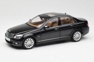 Mercedes C-Class W204 Obsidian Sort AUTOart 1:18 B66962365 Metal