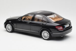 Mercedes C-Class W204 Obsidian Sort AUTOart 1:18 B66962365 Metal — billede 7 af 8
