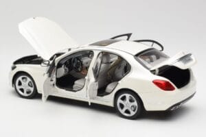 Mercedes C-Class W205 Diamond Hvid Metallic Norev 1:18 B66960256 Metal — billede 5 af 8