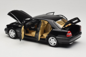 Mercedes C36 AMG W202 Obsidian Black Metallic Norev 1:18 183381 Metal — billede 5 af 8