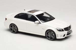 Mercedes C63 AMG W204 Diamond White GT Spirit 1:18 GT928 Resin — billede 4 af 6