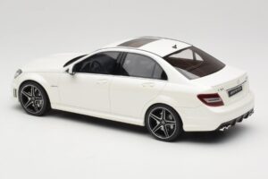 Mercedes C63 AMG W204 Diamond White GT Spirit 1:18 GT928 Resin — billede 5 af 6