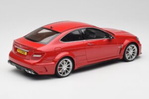 Mercedes AMG C63 W204 Rød 2nd Choice GT Spirit 1:18 GT065-D1 Resin — billede 2 af 6