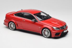 Mercedes AMG C63 W204 Rød 2nd Choice GT Spirit 1:18 GT065-D1 Resin — billede 4 af 6