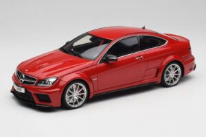 Mercedes AMG C63 W204 Rød 2nd Choice GT Spirit 1:18 GT065-D1 Resin