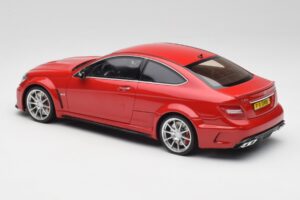 Mercedes AMG C63 W204 Rød 2nd Choice GT Spirit 1:18 GT065-D1 Resin — billede 5 af 6