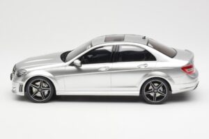 Mercedes C63 AMG W204 Sølv GT Spirit 1:18 GT462 Resin — billede 3 af 6